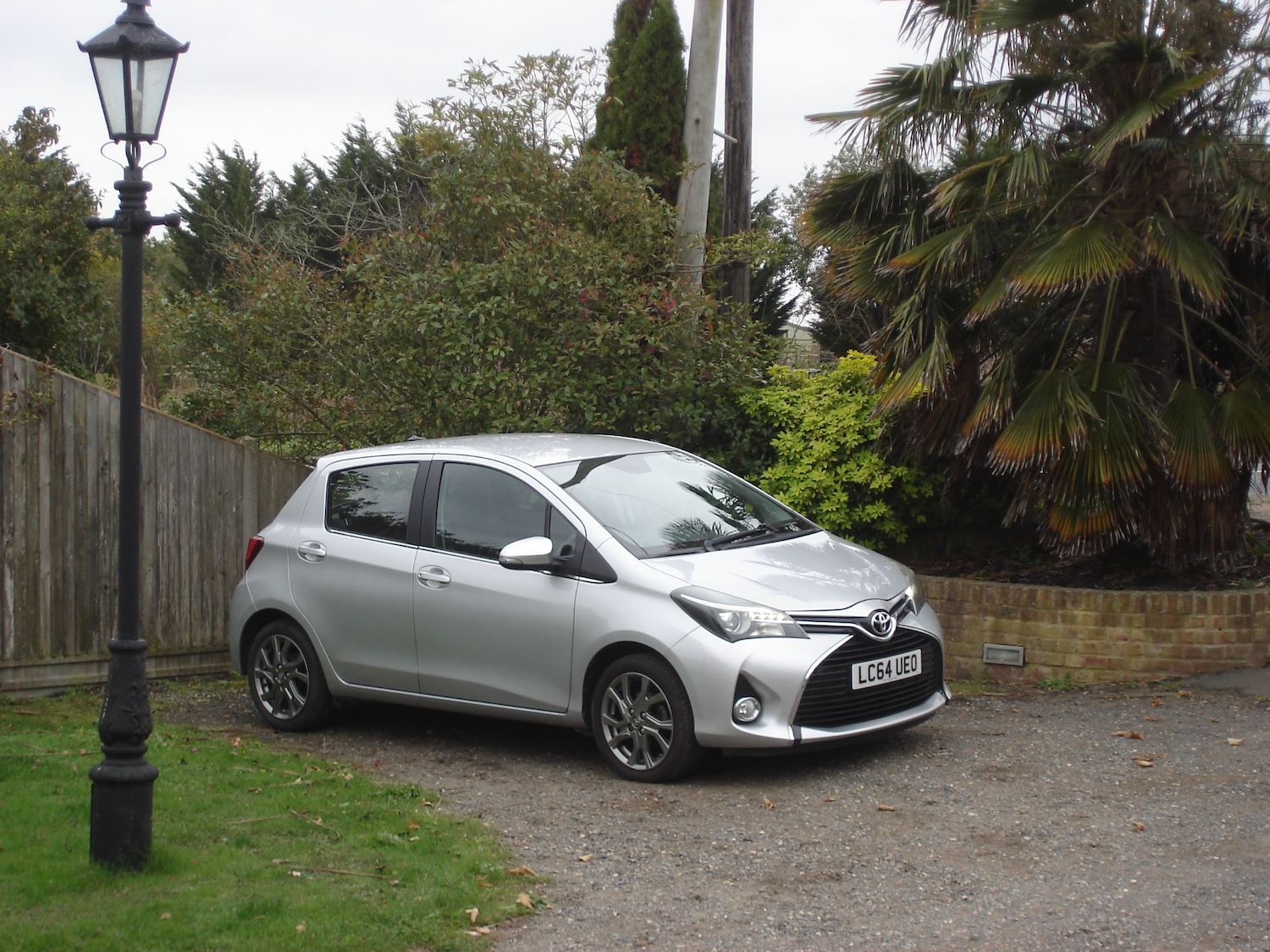 Used Toyota Yaris 2015 for sale - 76380363: Photo 2