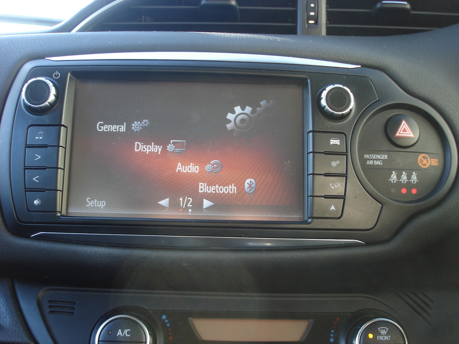 Used Toyota Yaris 2015 for sale - 76380363: Photo 20