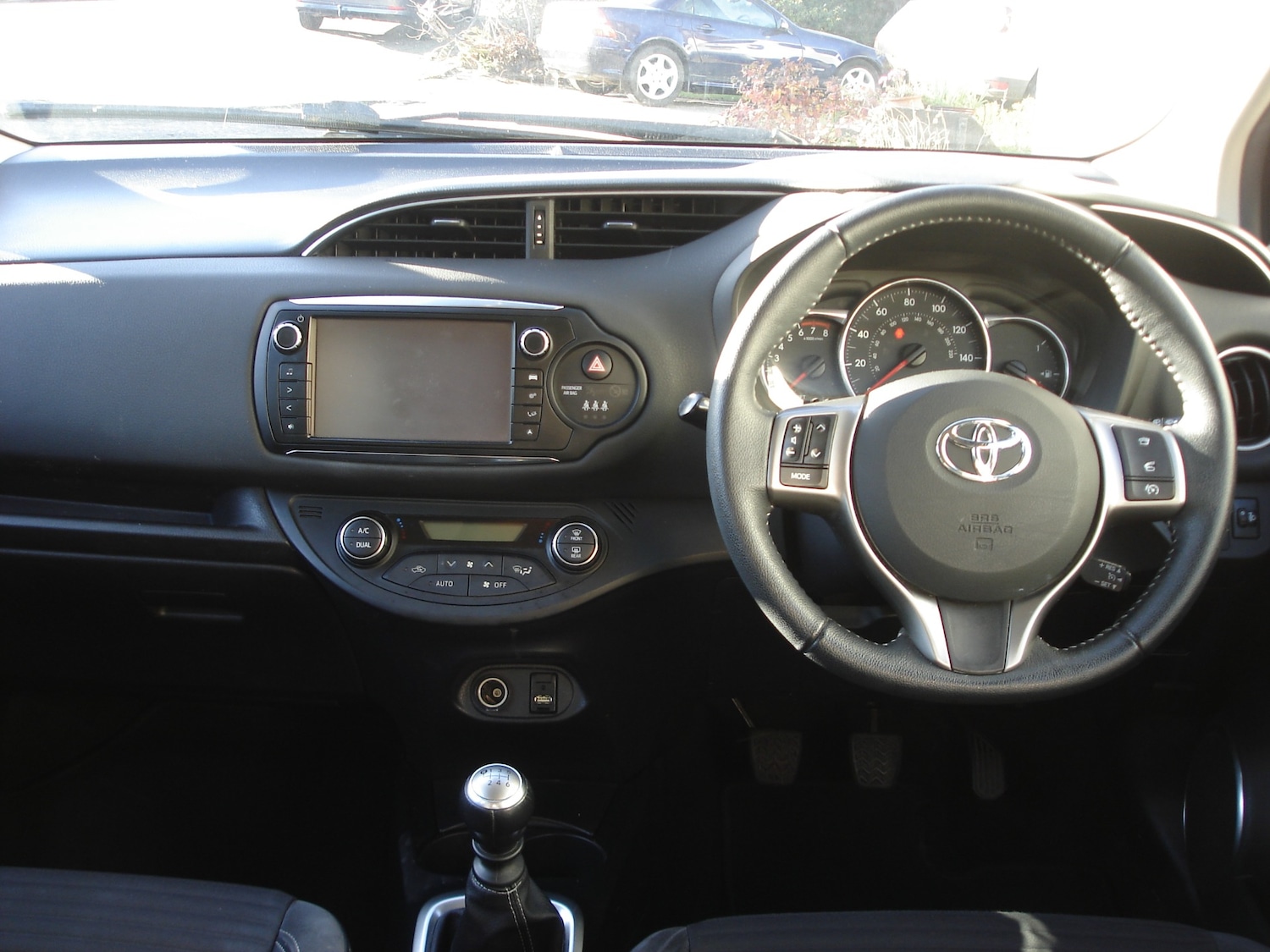 Used Toyota Yaris 2015 for sale - 76380363: Photo 21