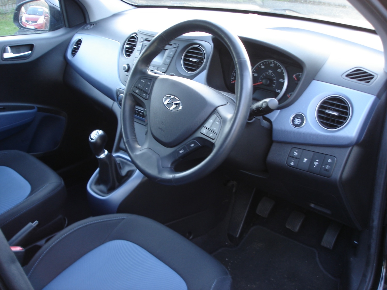 Used Hyundai i10 2015 for sale - 77084252: Photo 8