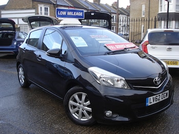 Used Toyota Yaris 2012 for sale - 77065863: Photo