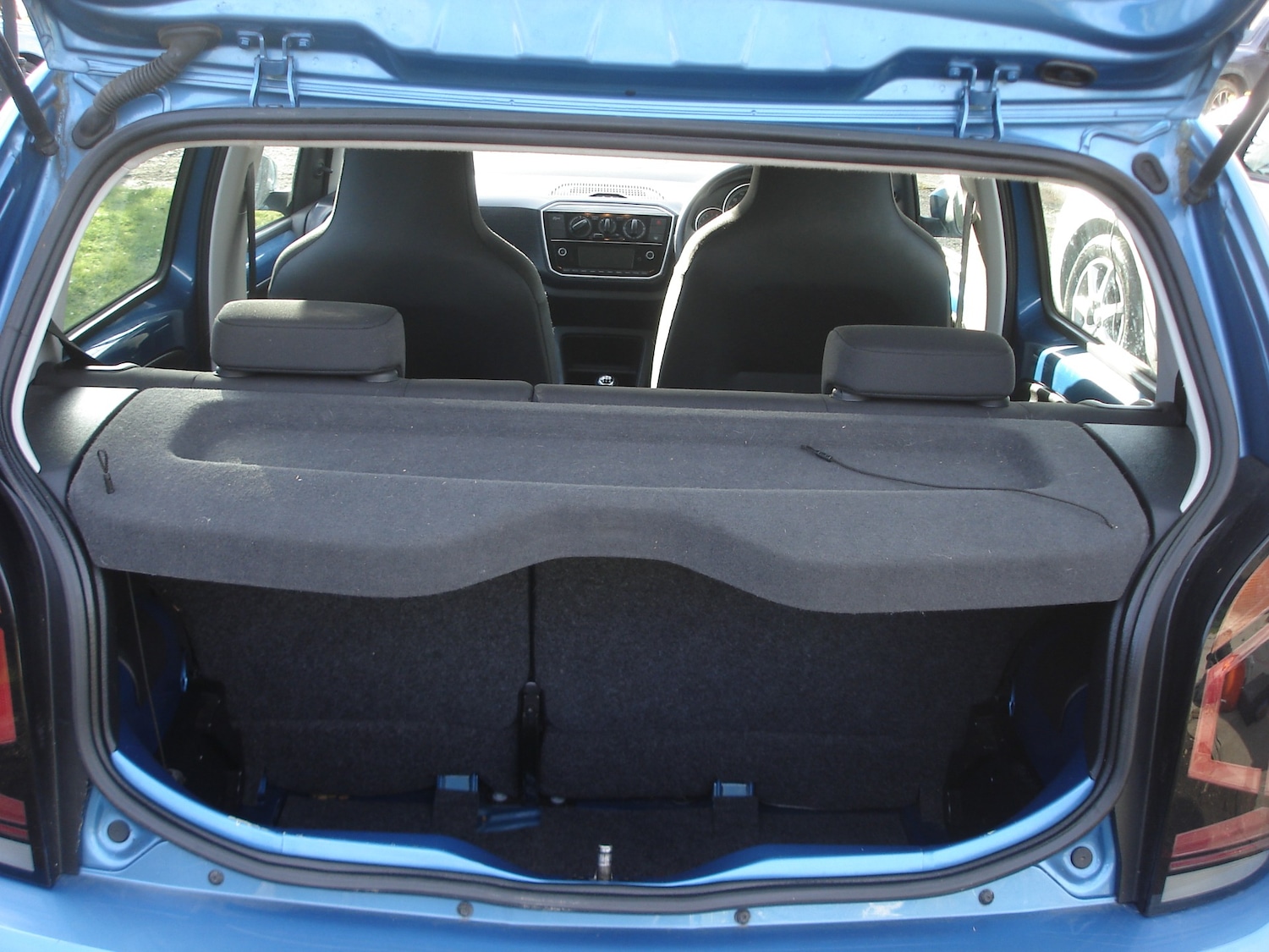 Used Volkswagen up! 2019 for sale - 78133369: Photo 11