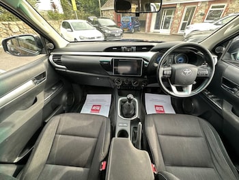 Used Toyota Hilux 2018 for sale - 76111881: Photo
