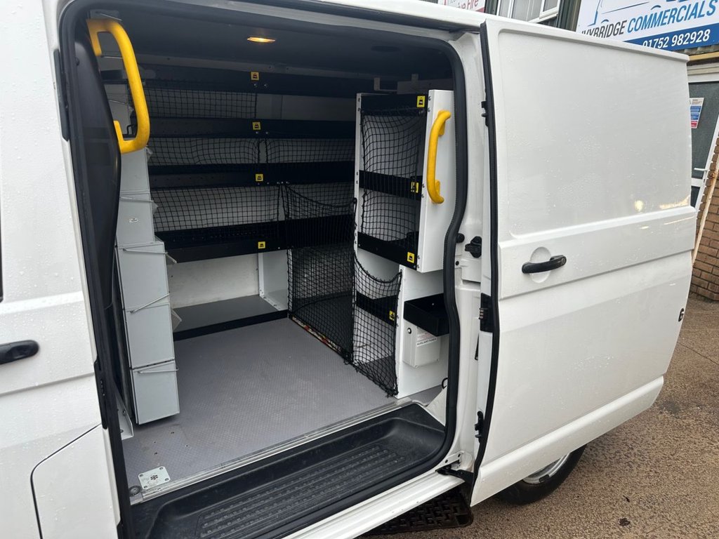 Used Volkswagen Transporter 2017 for sale - 77250736: Photo 10