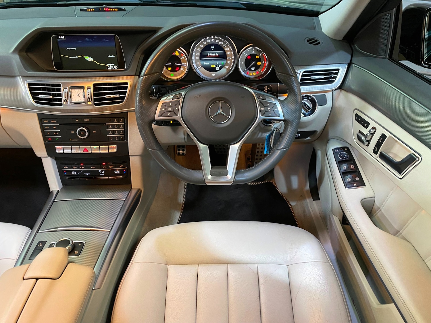 Used Mercedes-Benz E Class 2016 for sale - 76344346: Photo 6
