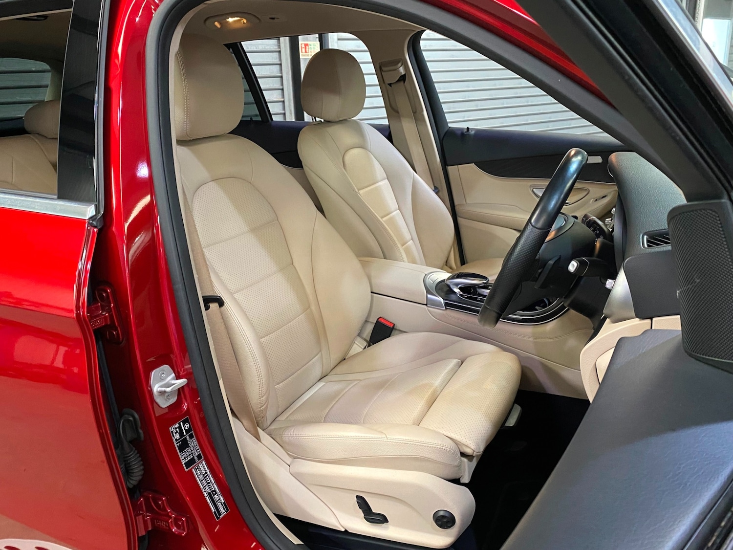 Used Mercedes-Benz GLC 2015 for sale - 76971137: Photo 10