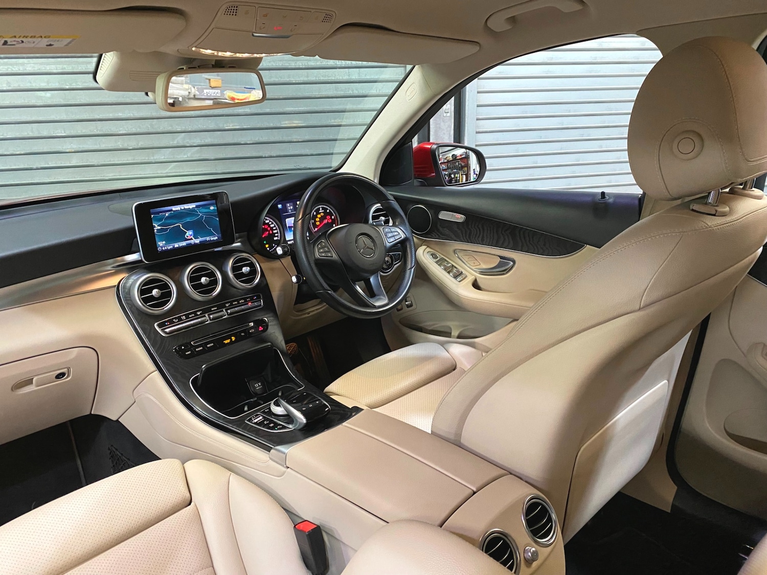 Used Mercedes-Benz GLC 2015 for sale - 76971137: Photo 2