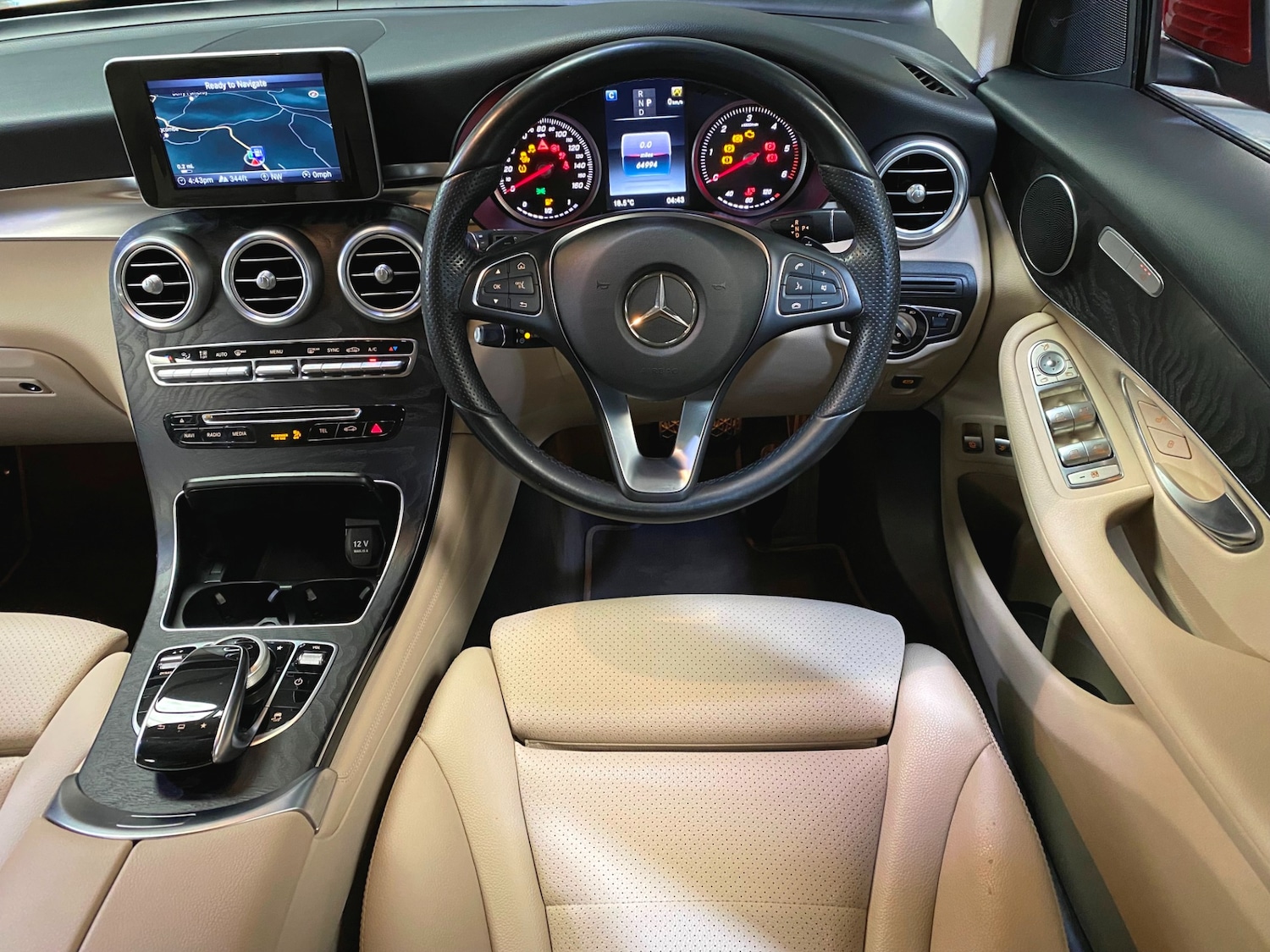 Used Mercedes-Benz GLC 2015 for sale - 76971137: Photo 6