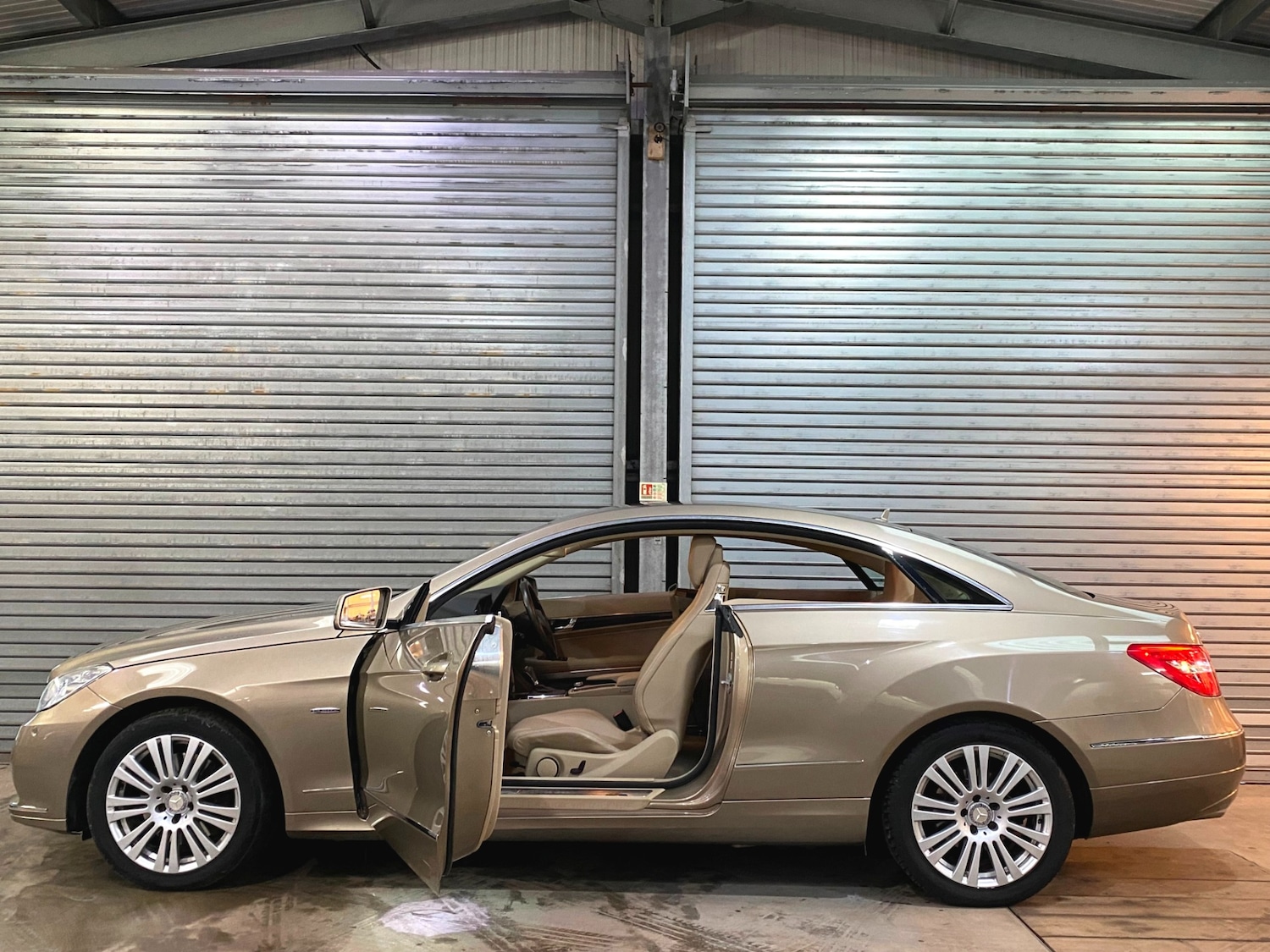 Used Mercedes-Benz E Class 2009 for sale - 77235622: Photo 9