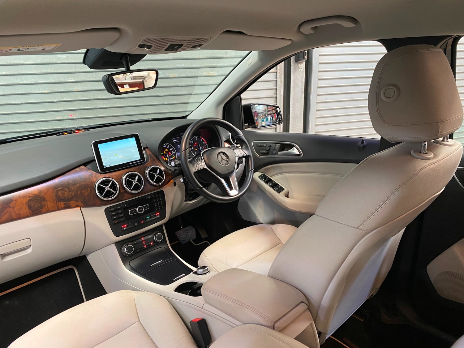 Used Mercedes-Benz B Class 2013 for sale - 78053613: Photo 2