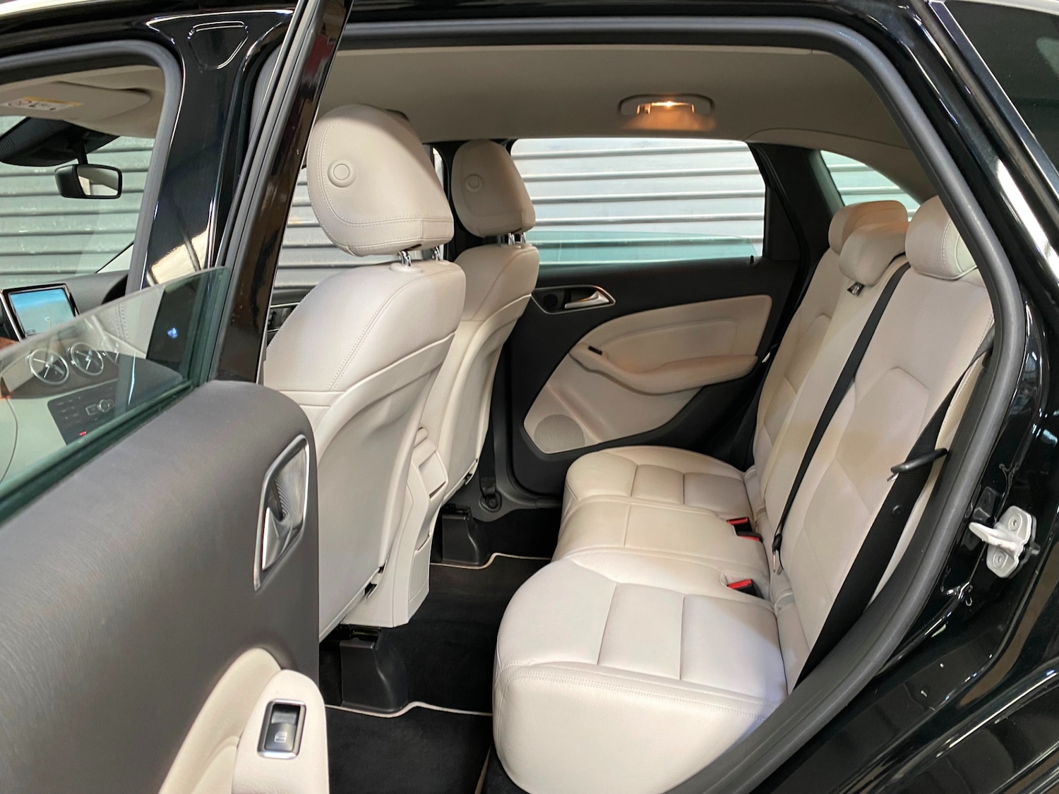 Used Mercedes-Benz B Class 2013 for sale - 78053613: Photo 8