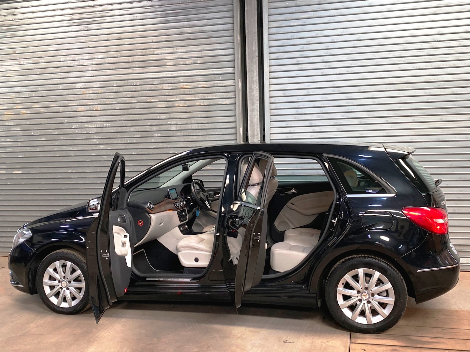 Used Mercedes-Benz B Class 2013 for sale - 78053613: Photo 9