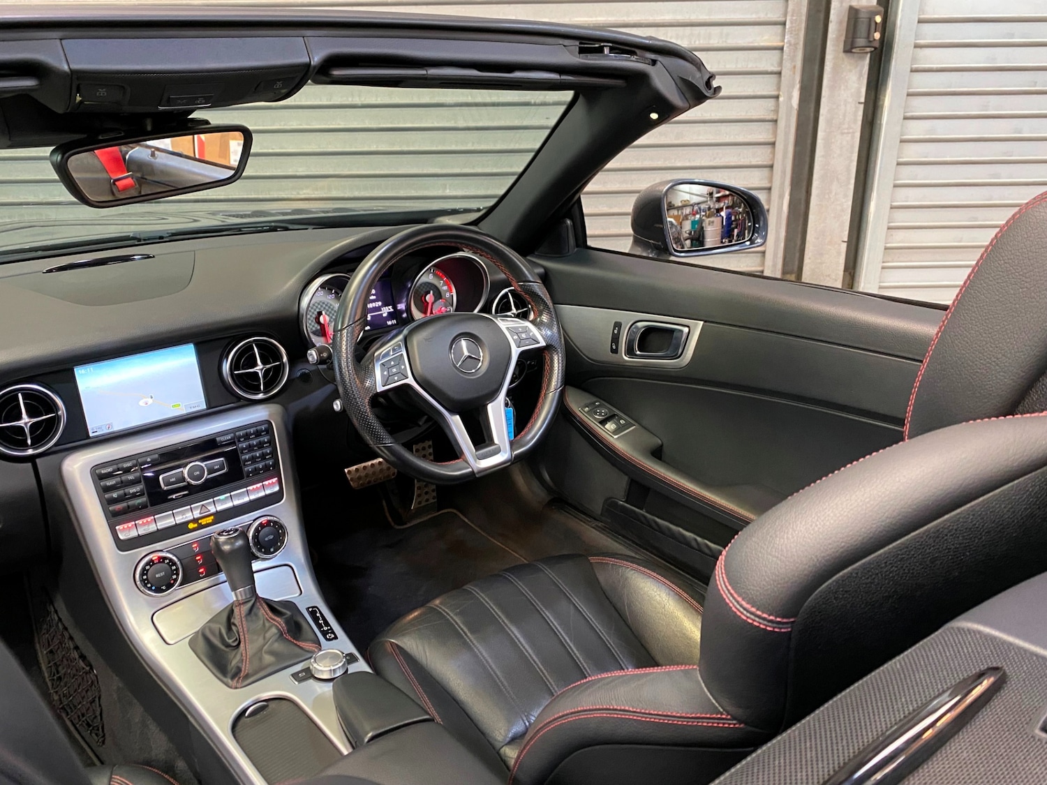 Used Mercedes-Benz SLK 2012 for sale - 76355378: Photo 2