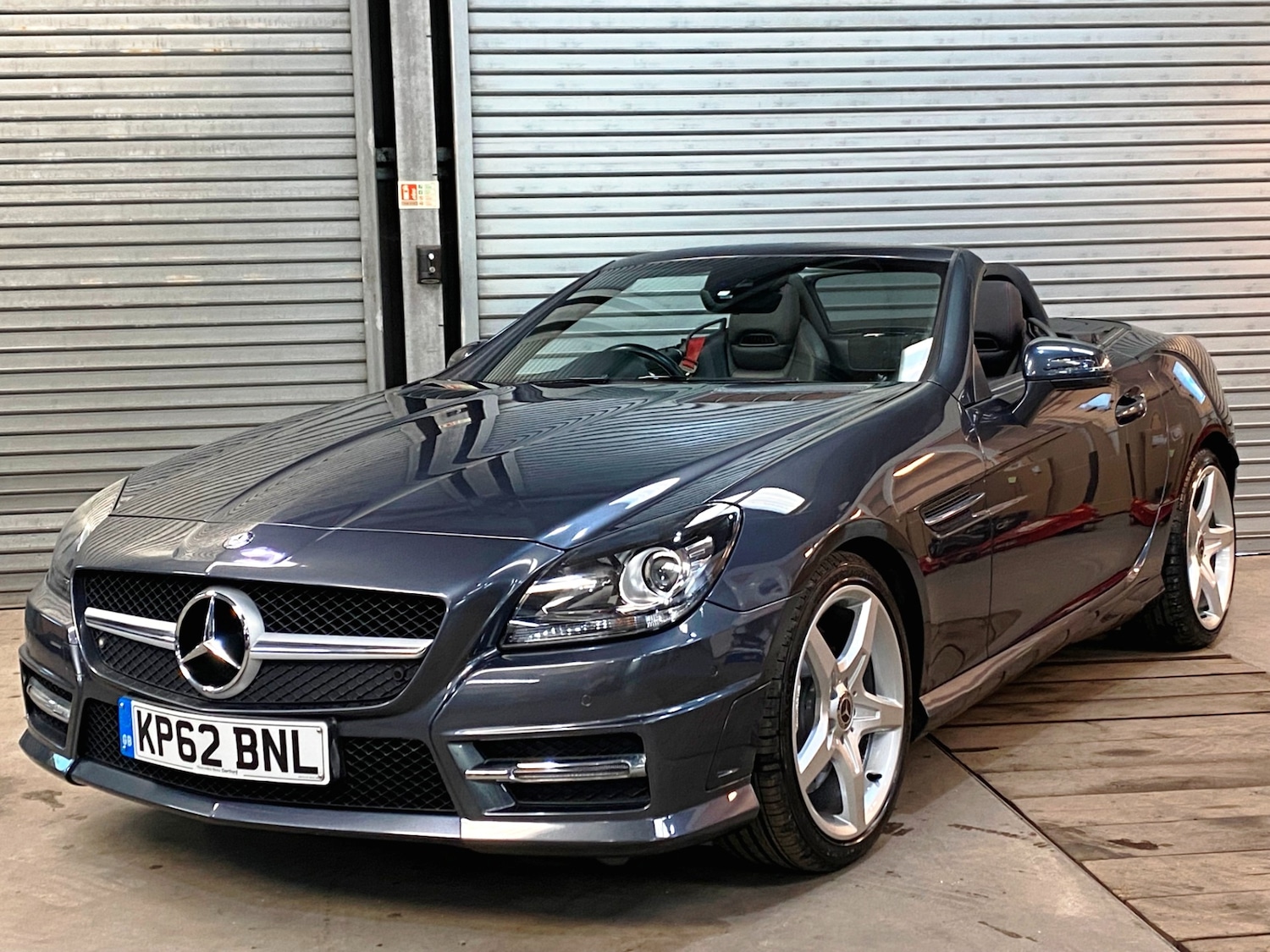 Used Mercedes-Benz SLK 2012 for sale - 76355378: Photo 3
