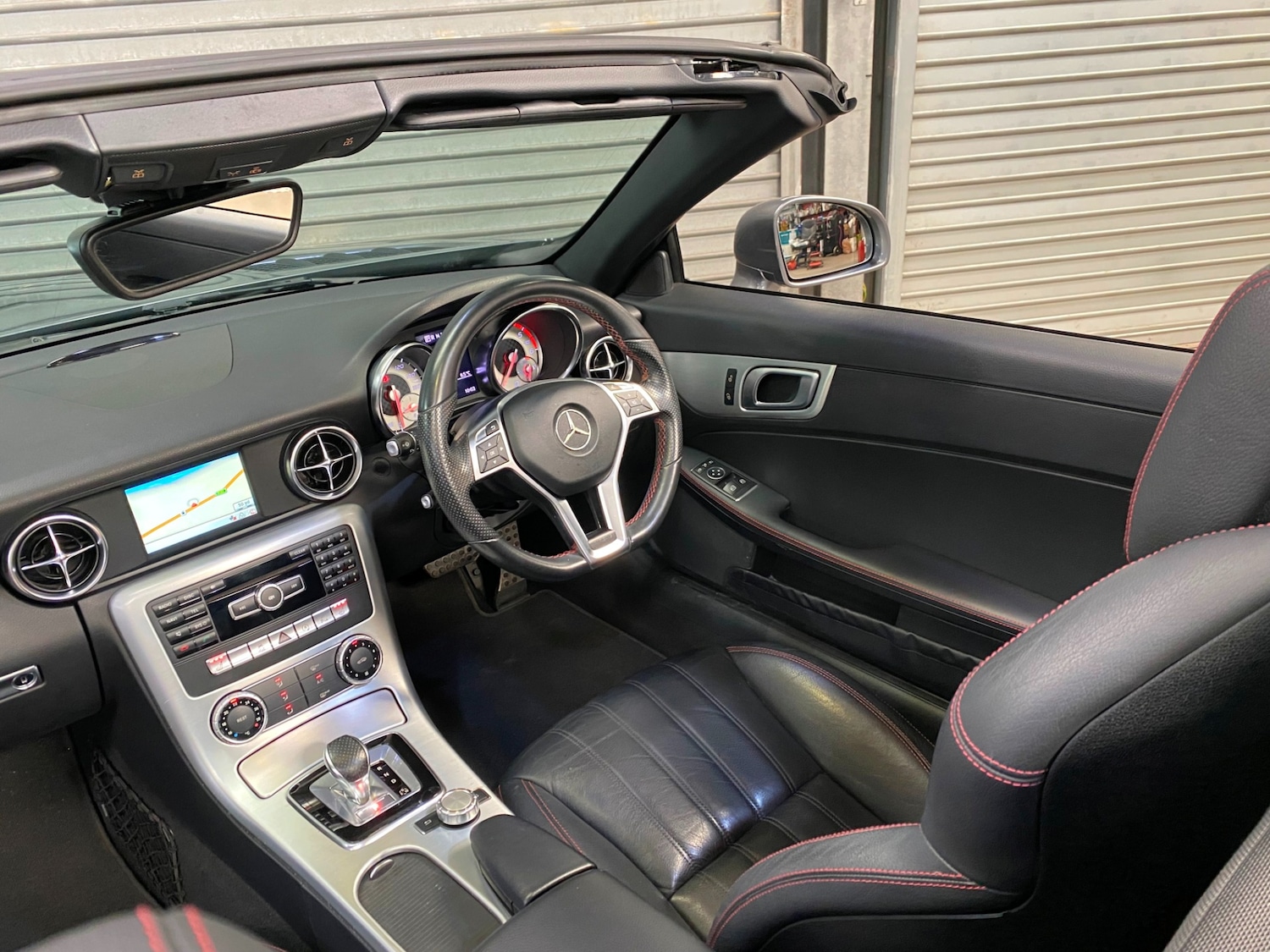 Used Mercedes-Benz SLK 2015 for sale - 77889335: Photo 2