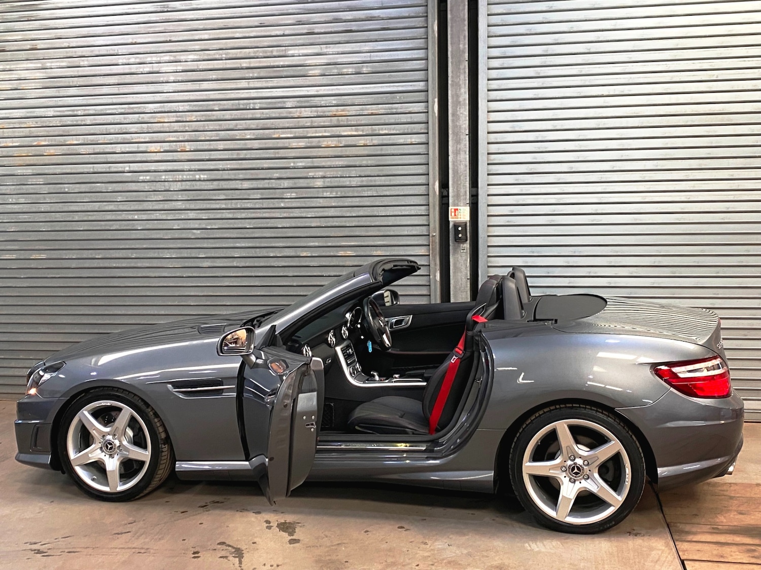 Used Mercedes-Benz SLK 2015 for sale - 77889335: Photo 5