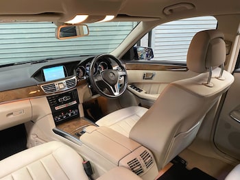 Used Mercedes-Benz E-Class 2014 for sale - 76171618: Photo 2