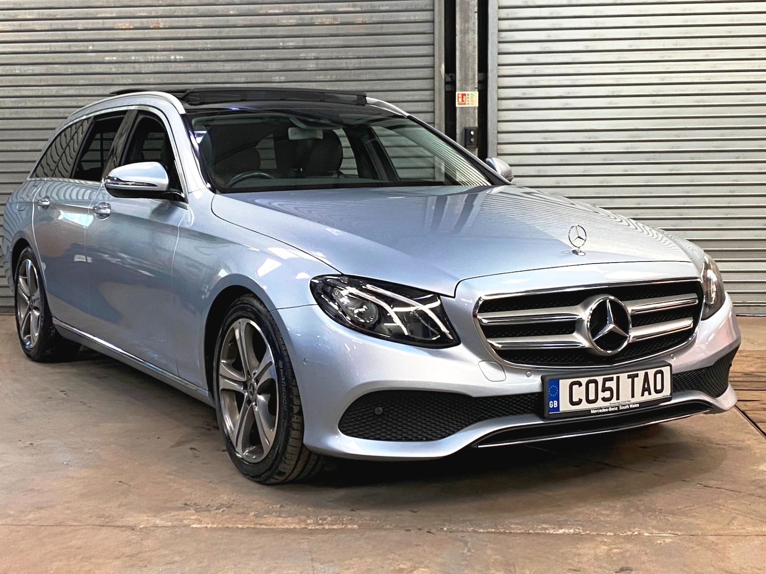 Used Mercedes-Benz E Class 2017 for sale - 76374503: Photo 1