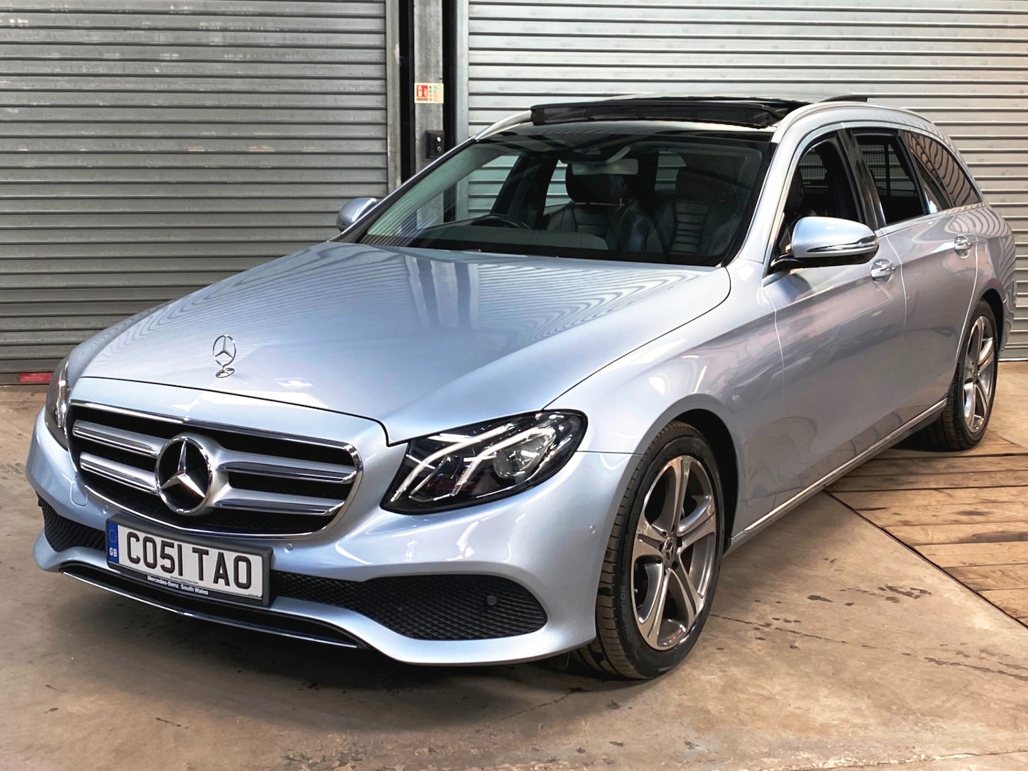 Used Mercedes-Benz E Class 2017 for sale - 76374503: Photo 3