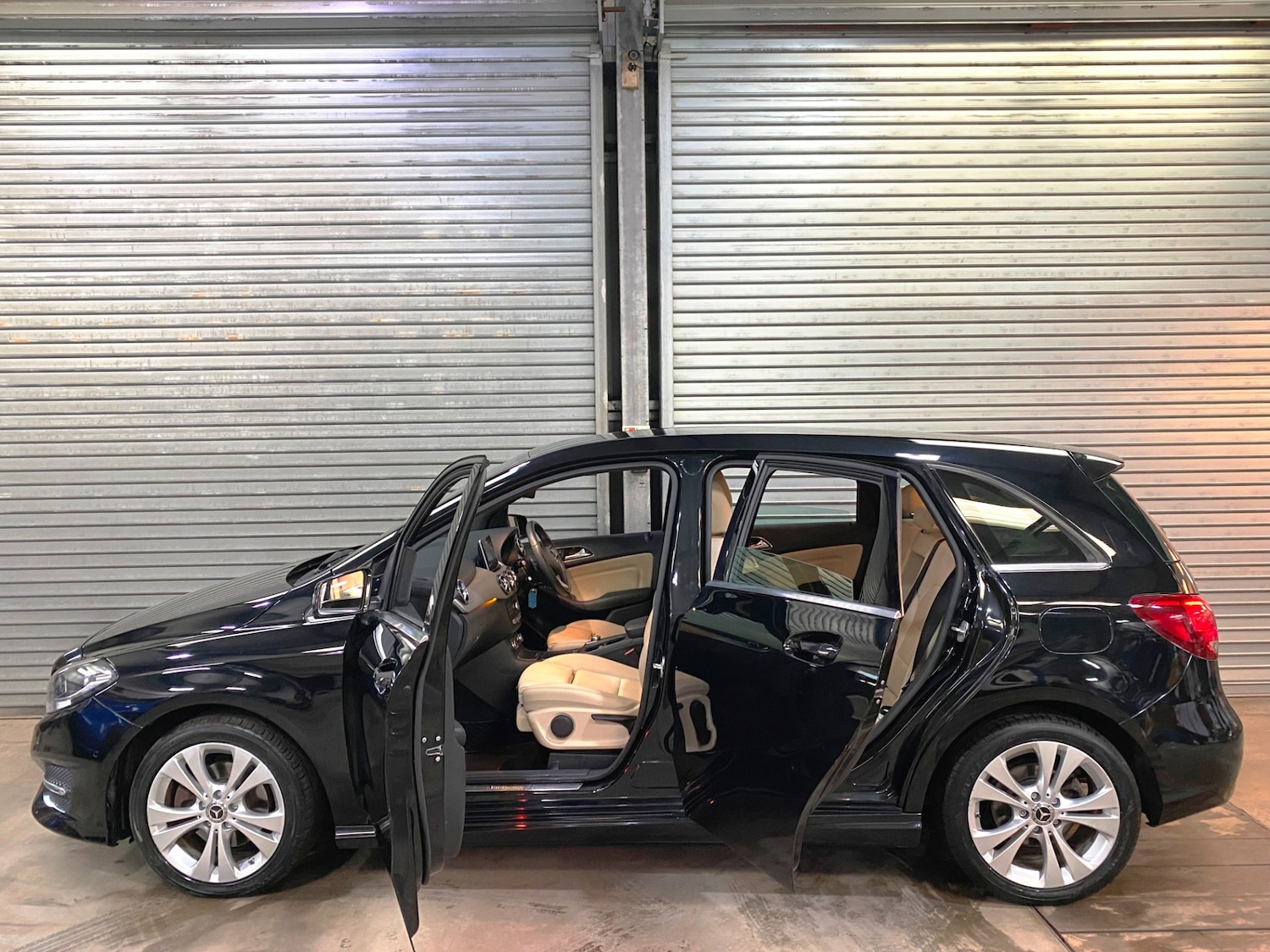 Used Mercedes-Benz B Class 2016 for sale - 76845084: Photo 9