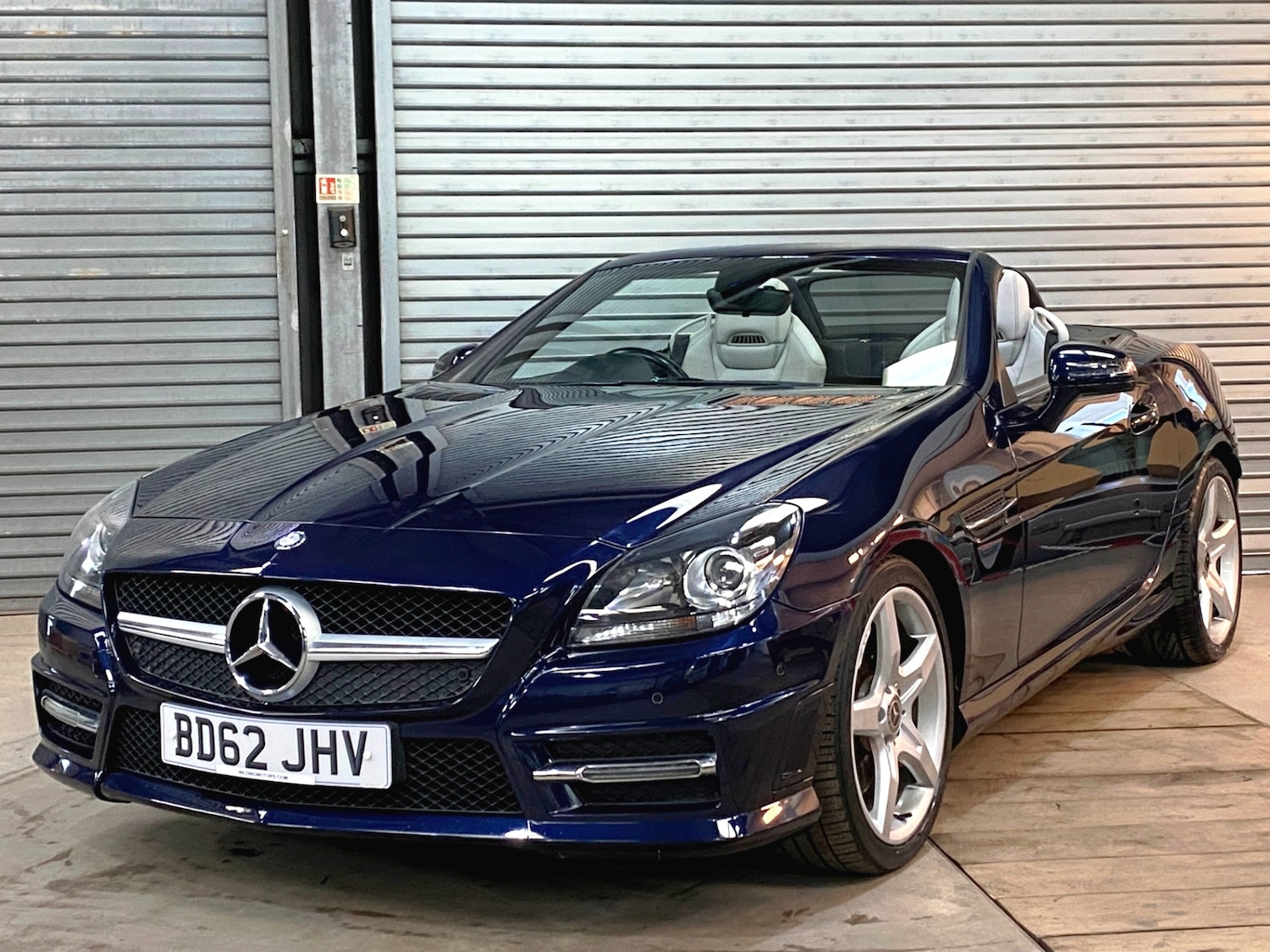 Used Mercedes-Benz SLK 2013 for sale - 77889366: Photo 3