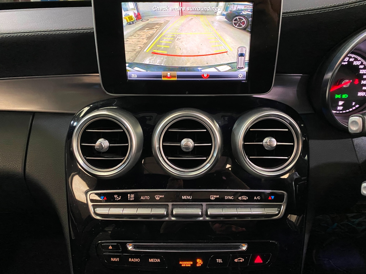 Used Mercedes-Benz C Class 2015 for sale - 76968944: Photo 12