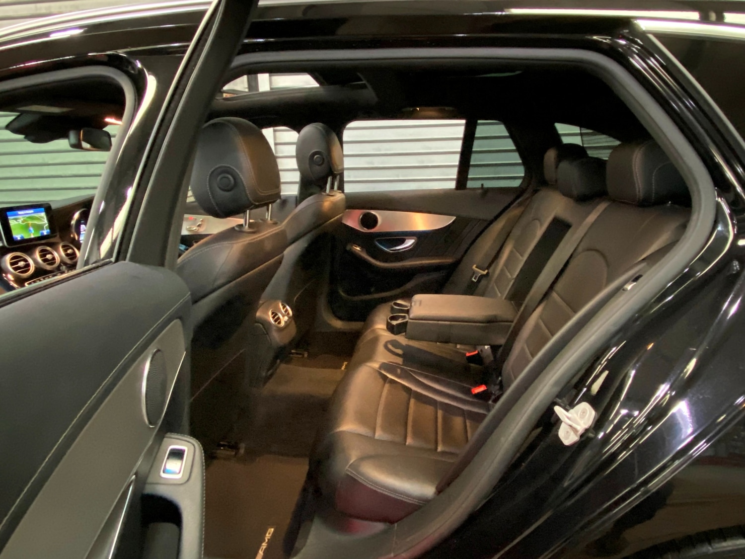 Used Mercedes-Benz C Class 2015 for sale - 76968944: Photo 8