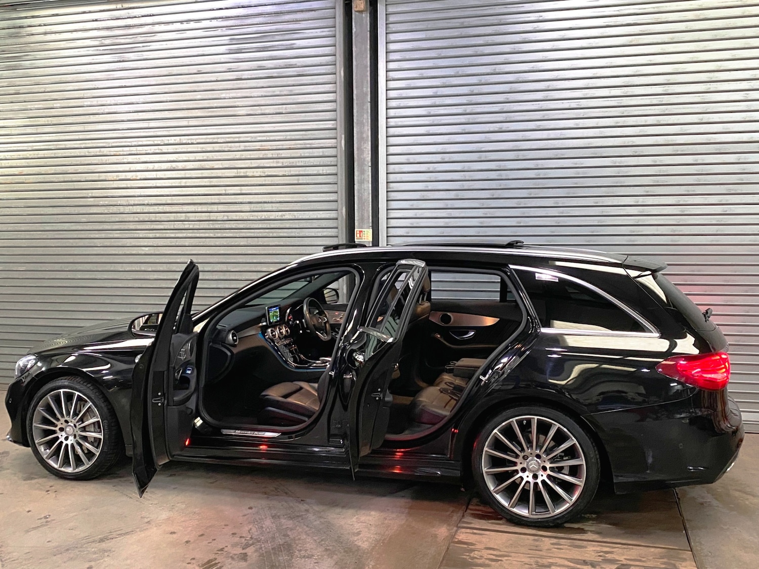 Used Mercedes-Benz C Class 2015 for sale - 76968944: Photo 9