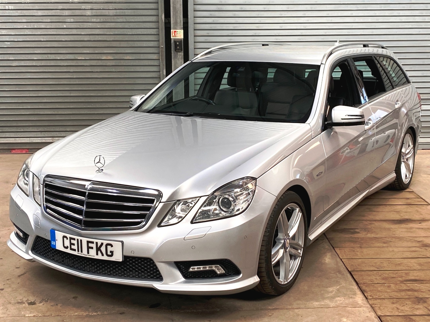 Used Mercedes-Benz E Class 2011 for sale - 78211181: Photo 3