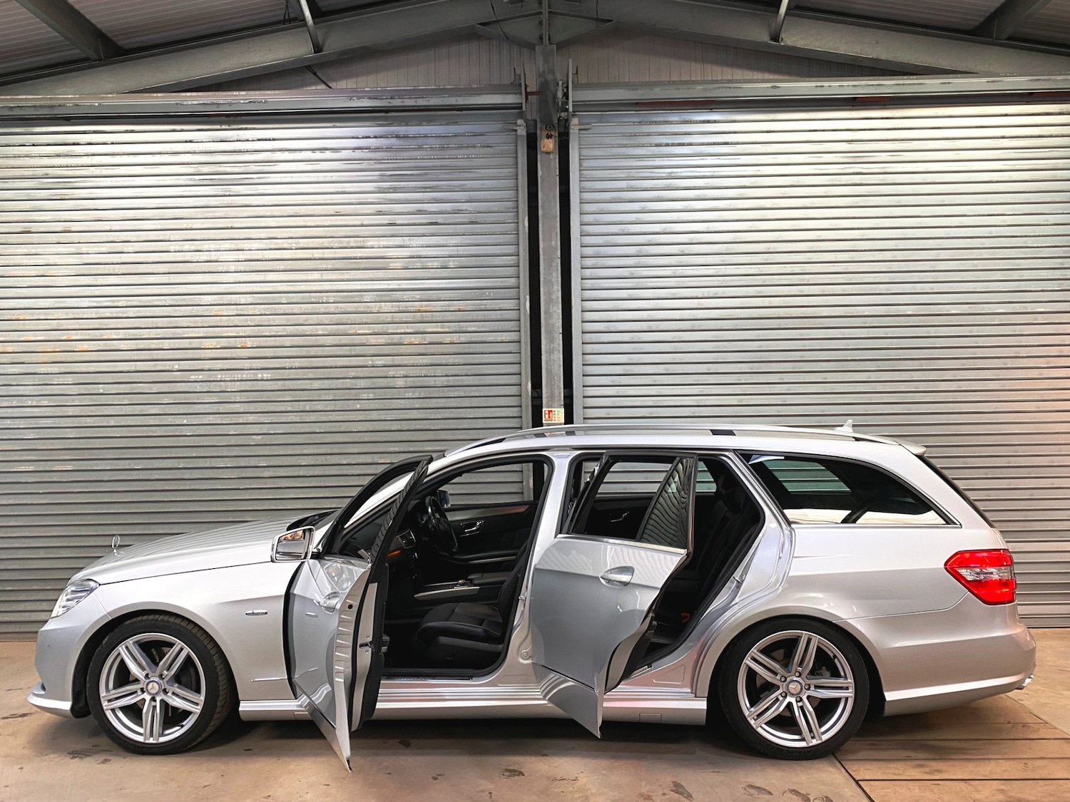 Used Mercedes-Benz E Class 2011 for sale - 78211181: Photo 9