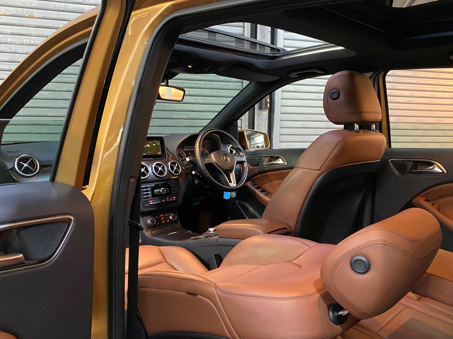 Used Mercedes-Benz B Class 2013 for sale - 77035648: Photo 4