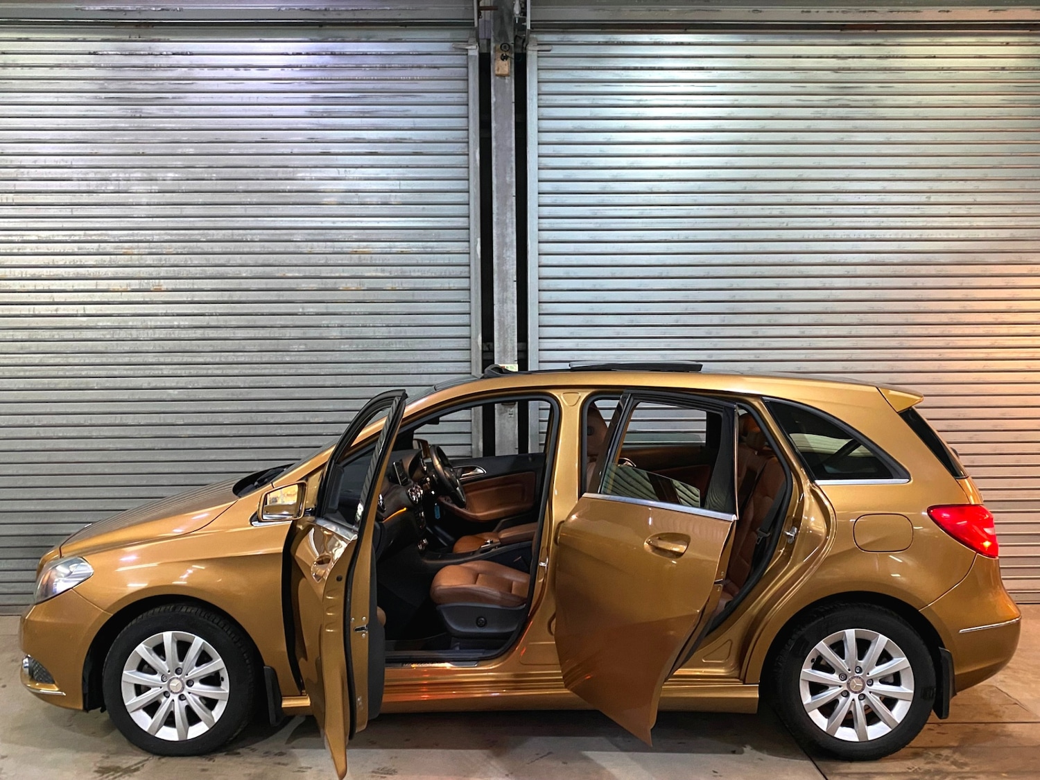 Used Mercedes-Benz B Class 2013 for sale - 77035648: Photo 9