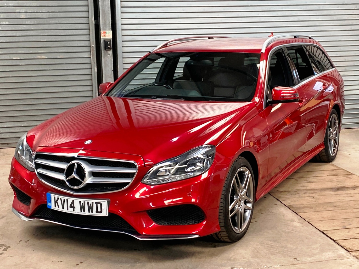 Used Mercedes-Benz E Class 2014 for sale - 77889356: Photo 3