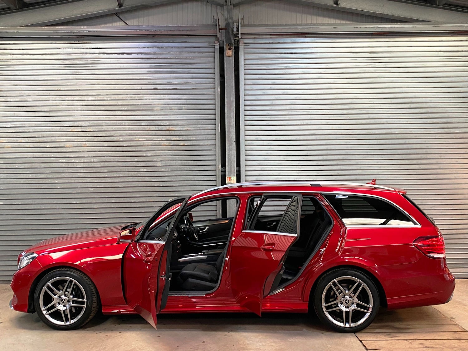 Used Mercedes-Benz E Class 2014 for sale - 77889356: Photo 9