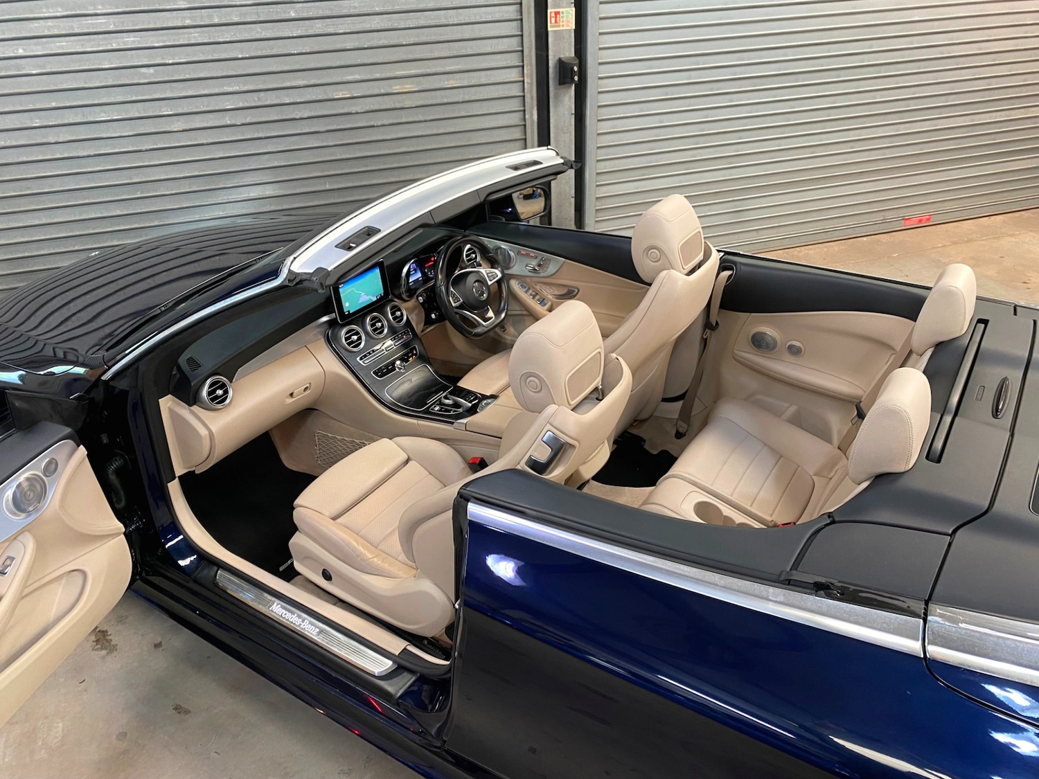 Used Mercedes-Benz C Class 2017 for sale - 76374493: Photo 4