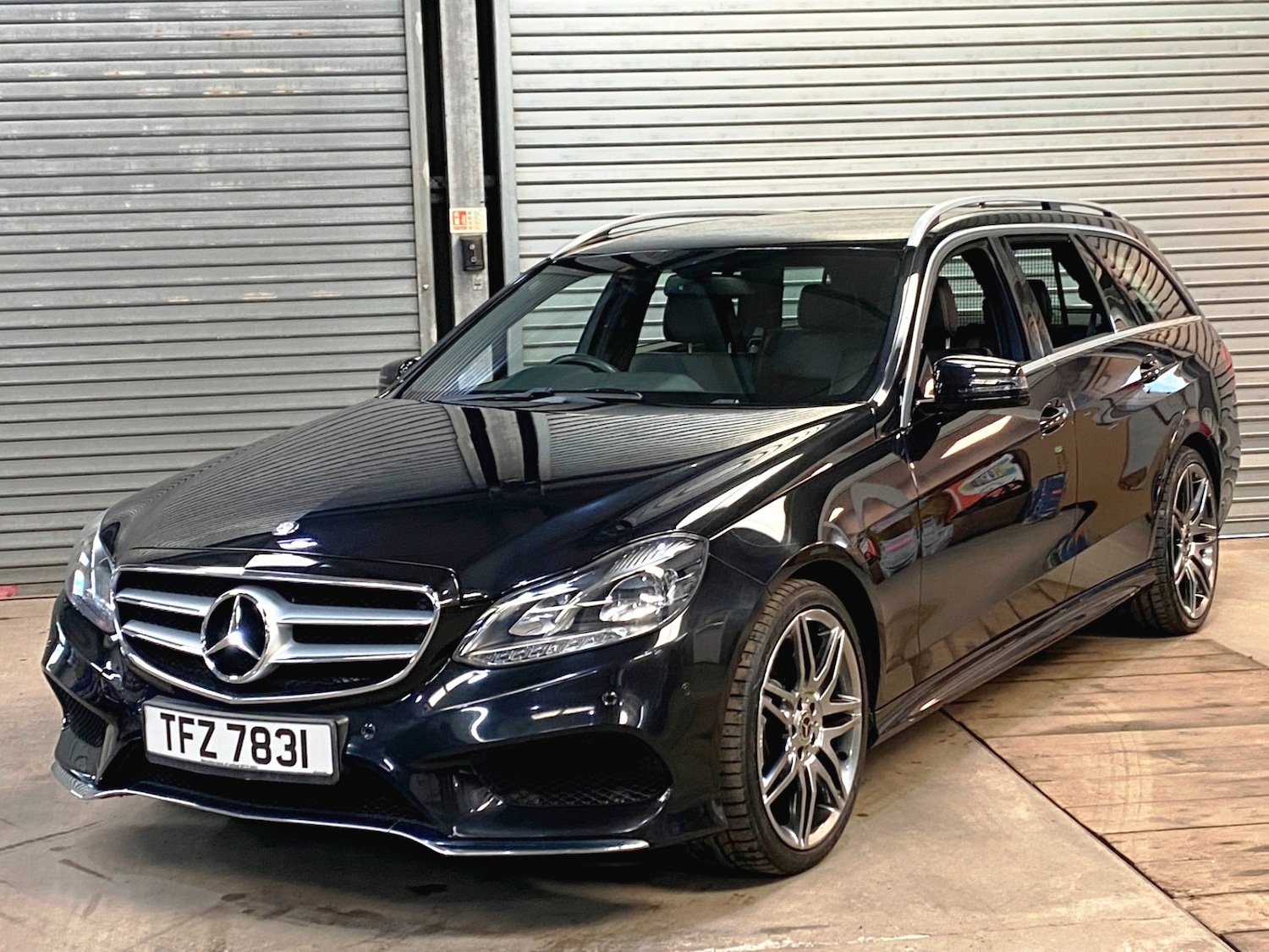 Used Mercedes-Benz E Class 2014 for sale - 77555257: Photo 3