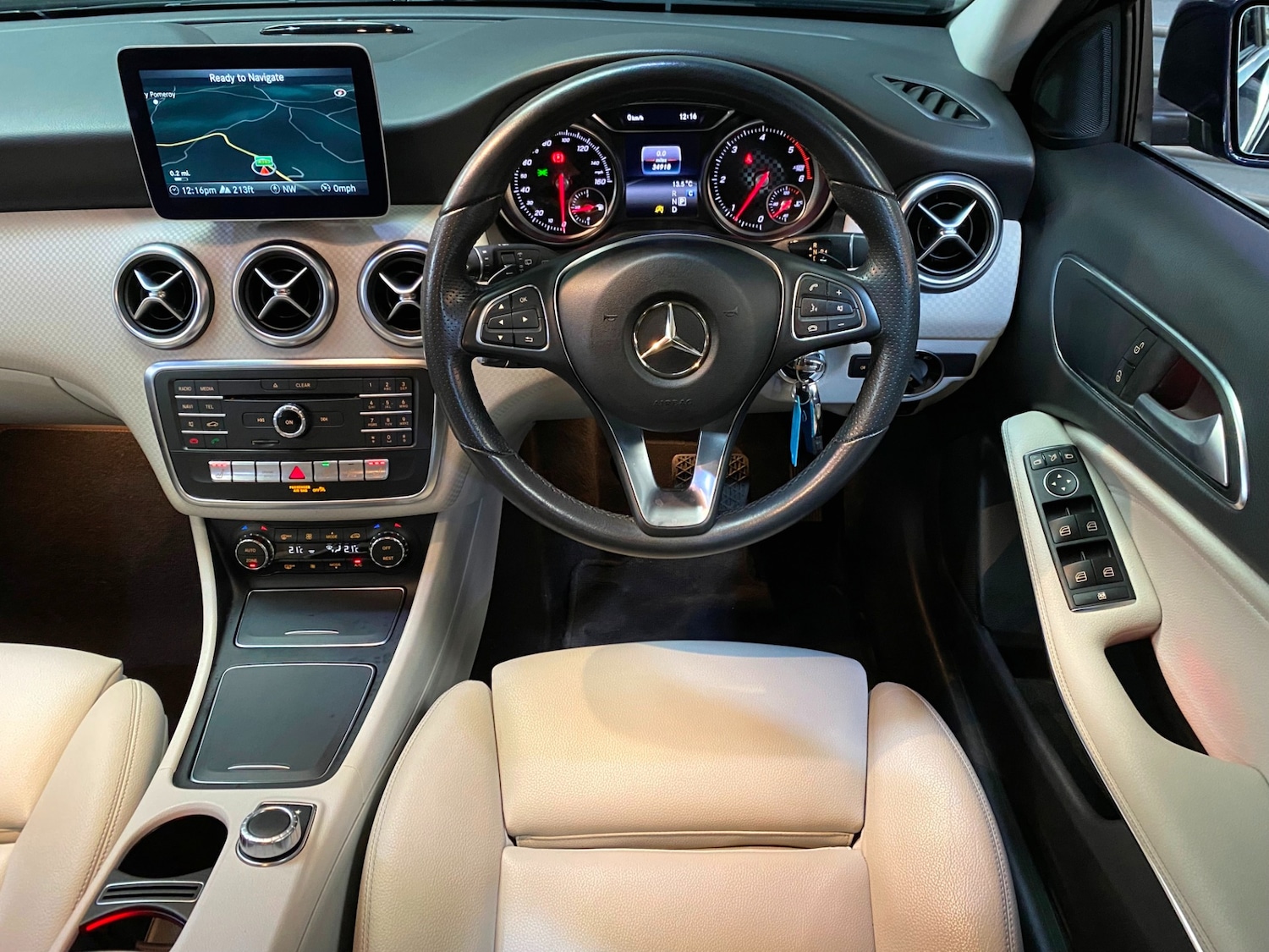 Used Mercedes-Benz A-Class 2016 for sale - 76663678: Photo 6