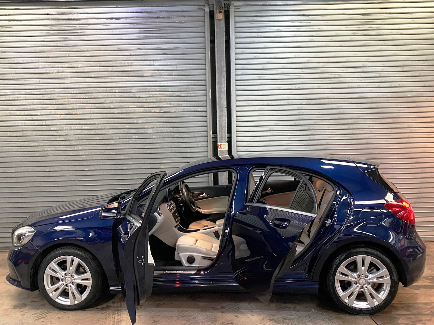 Used Mercedes-Benz A-Class 2016 for sale - 76663678: Photo 9