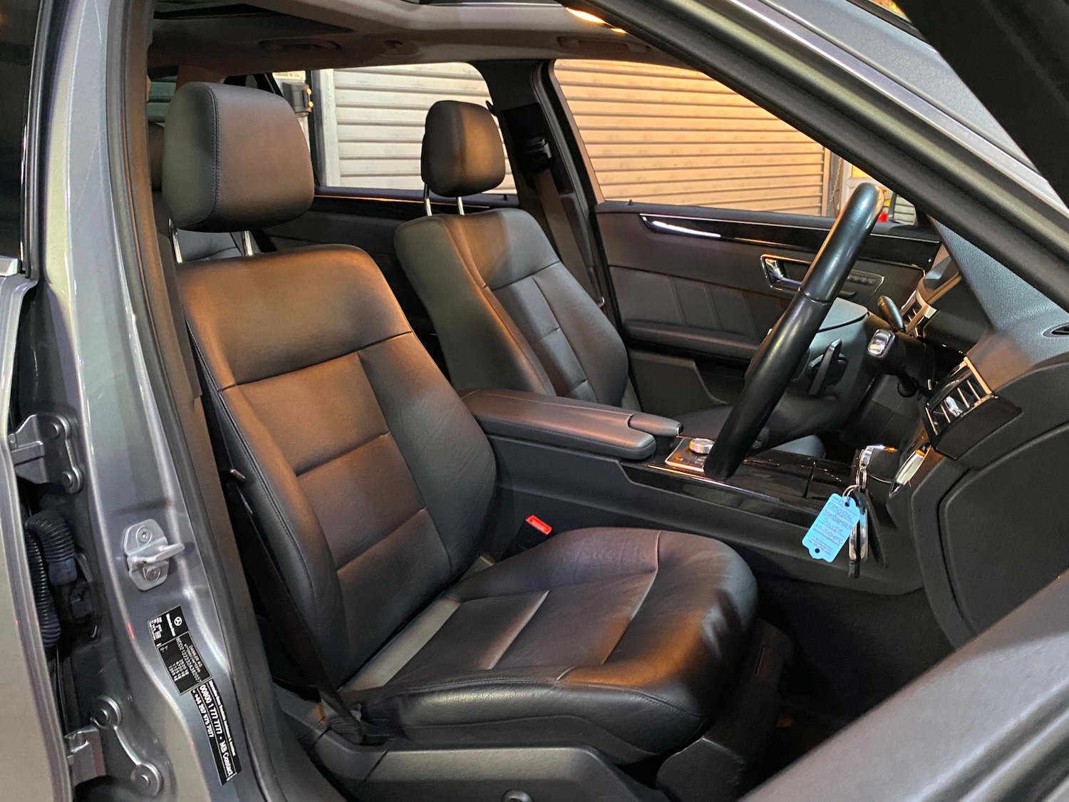 Used Mercedes-Benz E Class 2010 for sale - 76797484: Photo 10