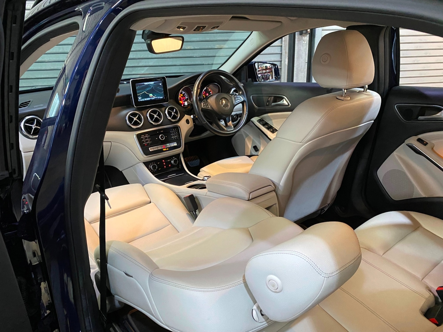 Used Mercedes-Benz GLA 2018 for sale - 77311384: Photo 4