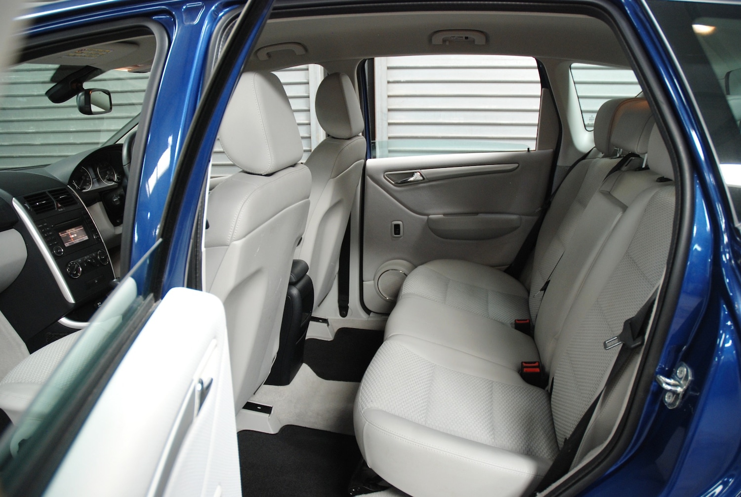 Used Mercedes-Benz A-Class 2011 for sale - 77352187: Photo 8