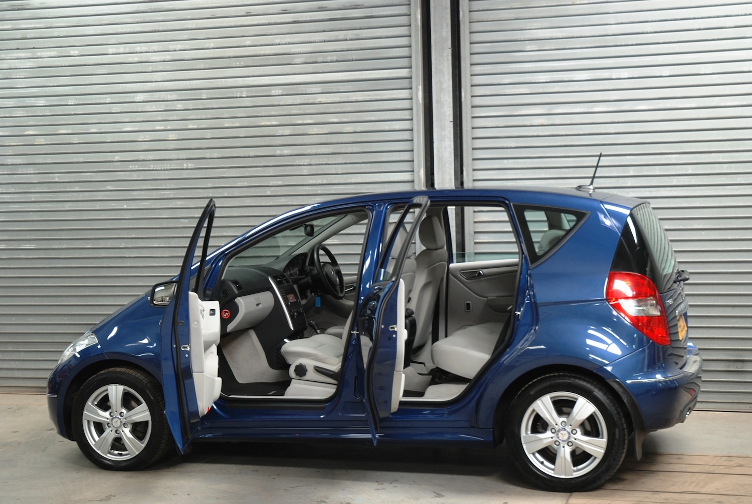 Used Mercedes-Benz A-Class 2011 for sale - 77352187: Photo 9