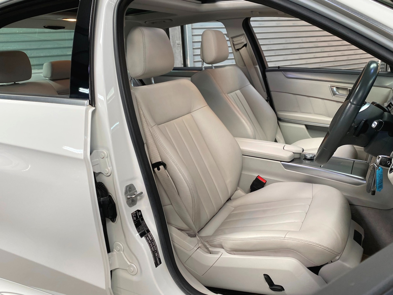 Used Mercedes-Benz E Class 2014 for sale - 77935235: Photo 10