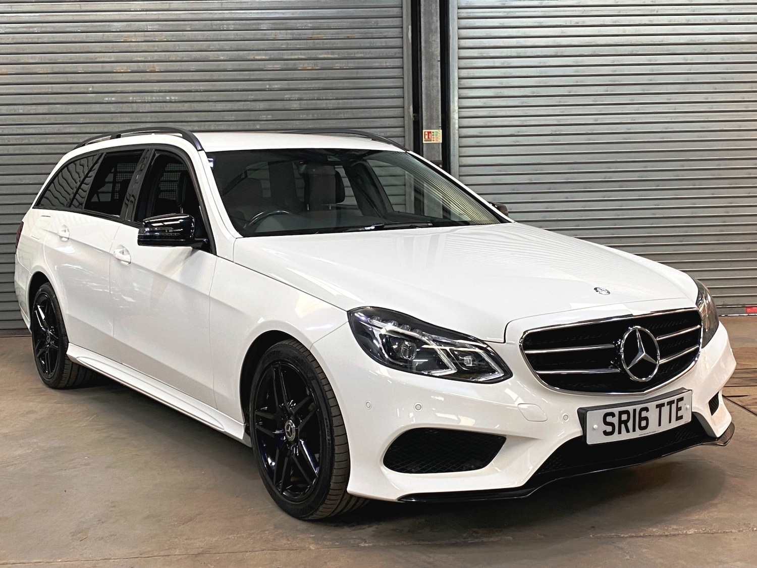 Used Mercedes-Benz E Class 2016 for sale - 76275050: Photo 1