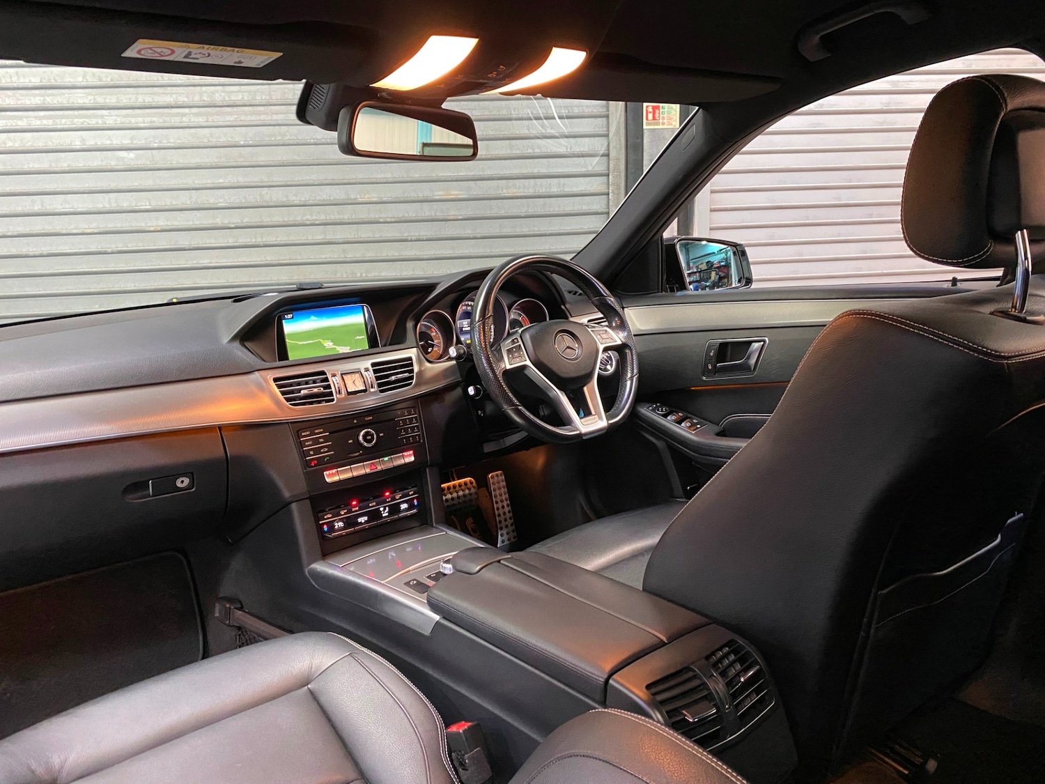 Used Mercedes-Benz E Class 2016 for sale - 76275050: Photo 2