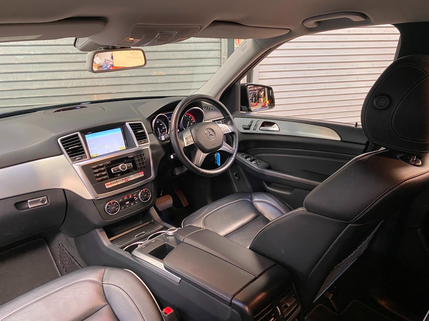 Used Mercedes-Benz M Class 2012 for sale - 77932339: Photo 2