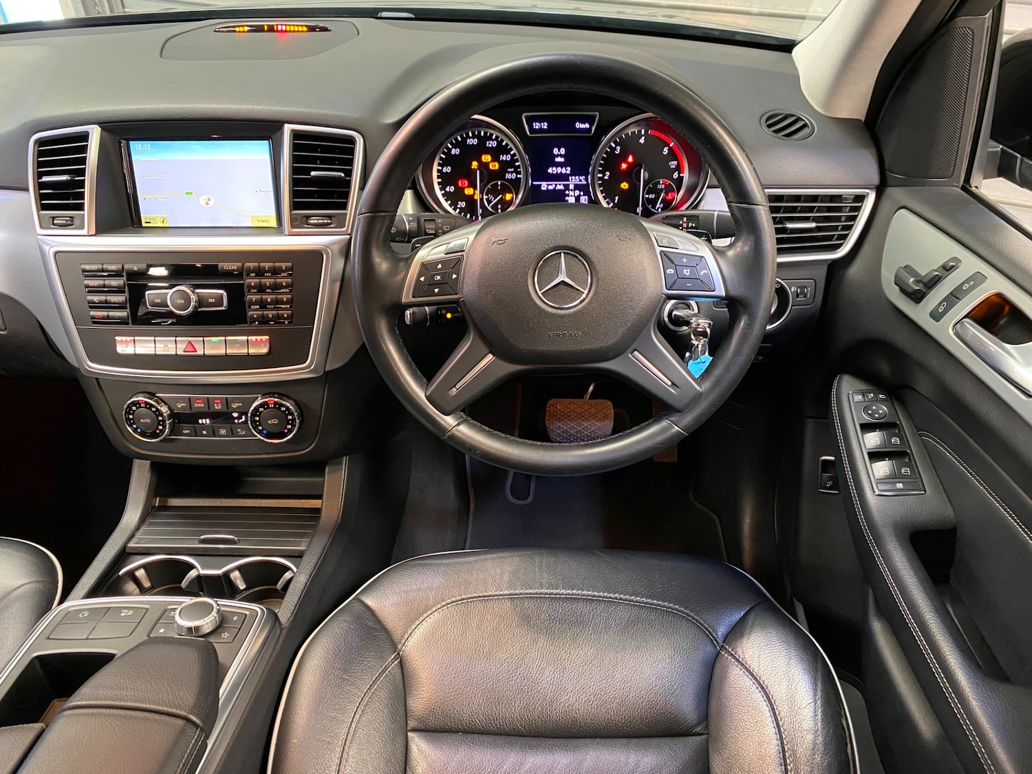 Used Mercedes-Benz M Class 2012 for sale - 77932339: Photo 6