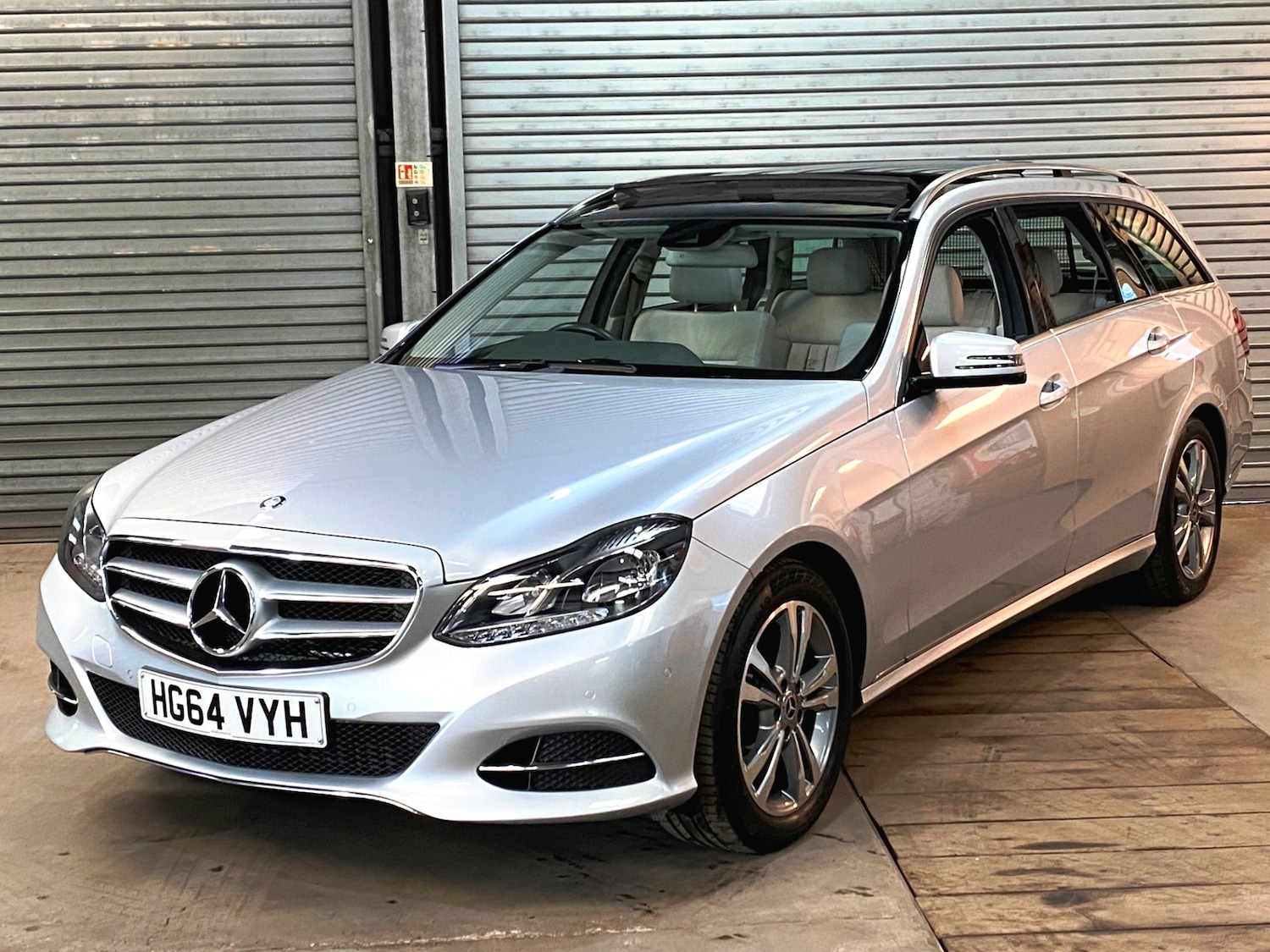 Used Mercedes-Benz E Class 2014 for sale - 77733123: Photo 3