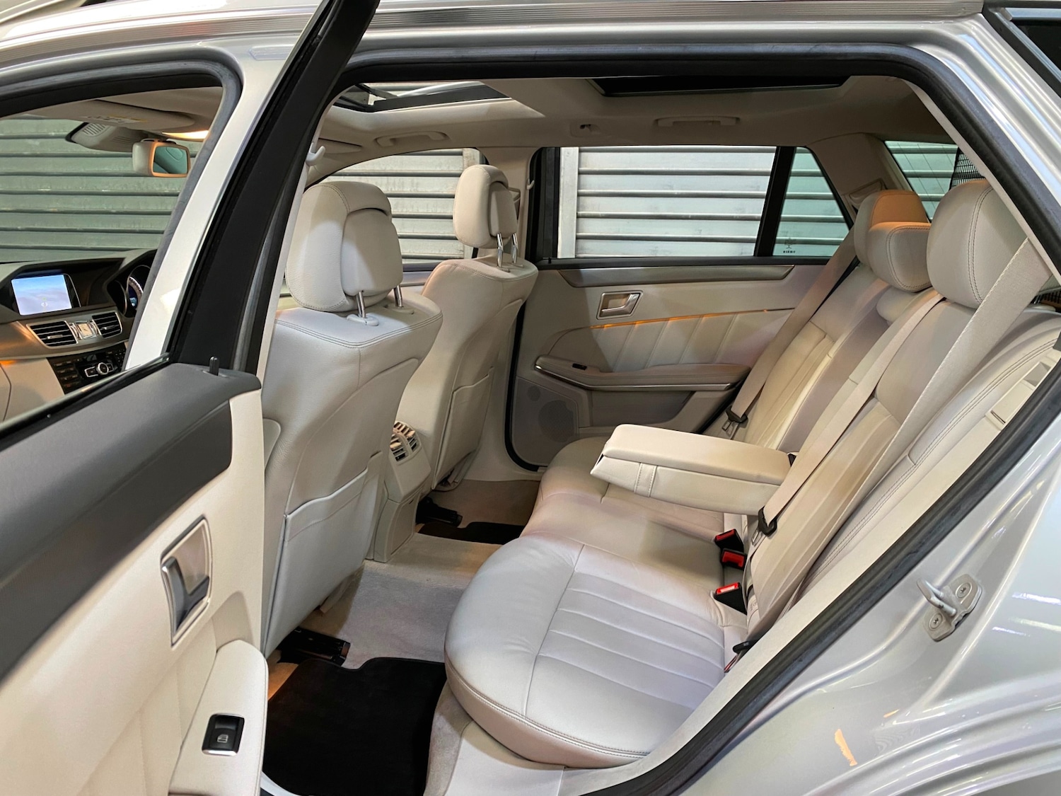 Used Mercedes-Benz E Class 2014 for sale - 77733123: Photo 8