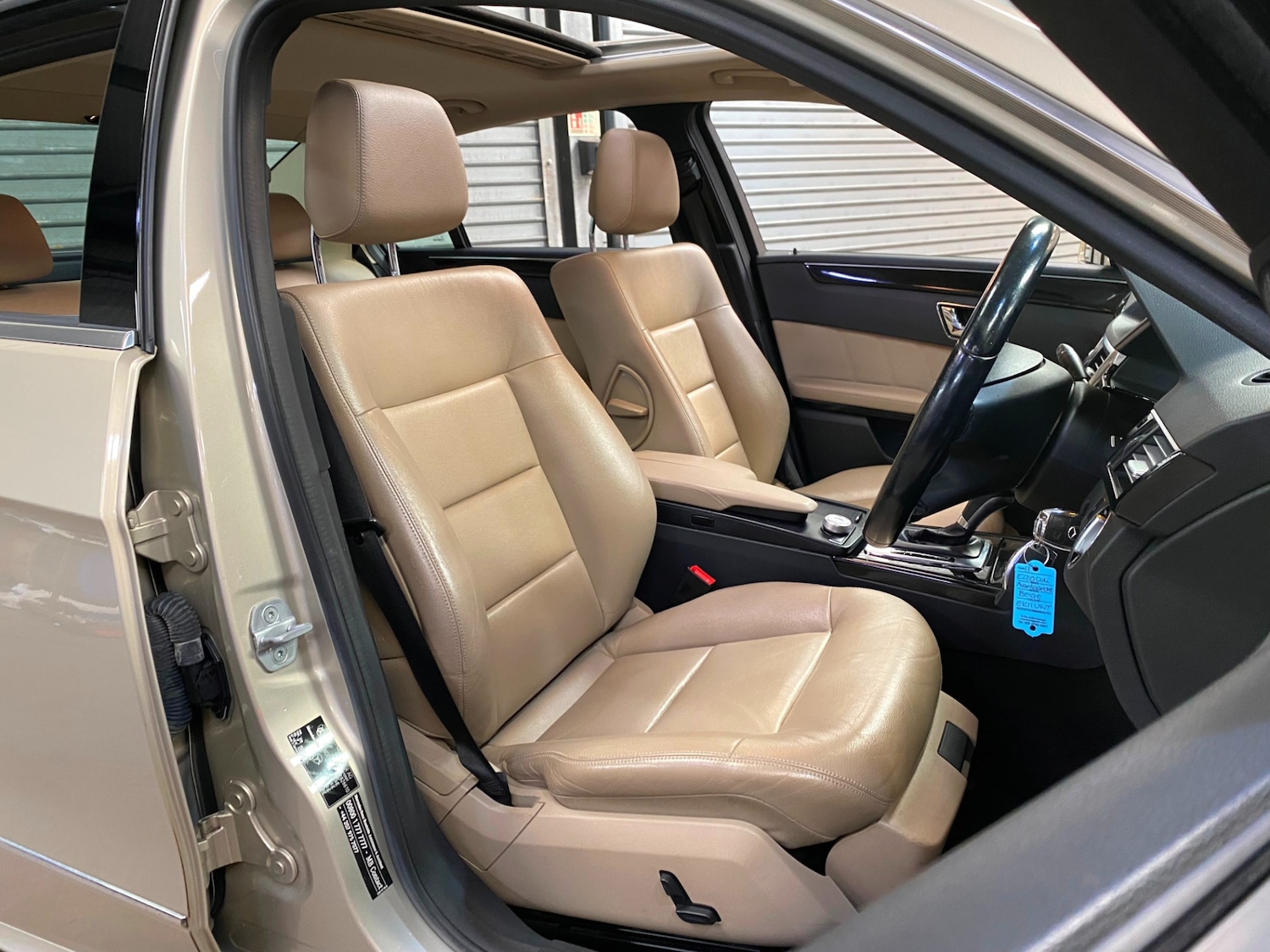 Used Mercedes-Benz E Class 2011 for sale - 78210461: Photo 10